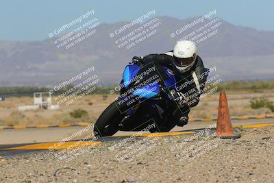 media/Oct-08-2022-SoCal Trackdays (Sat) [[1fc3beec89]]/Turn 9 Inside (10am)/